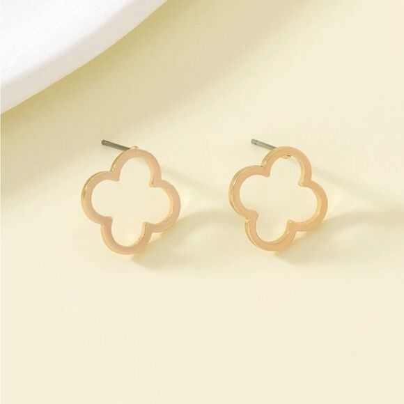 Flower Shaped Geometric Hollow Out Stud Earrings - Picture 3 of 13